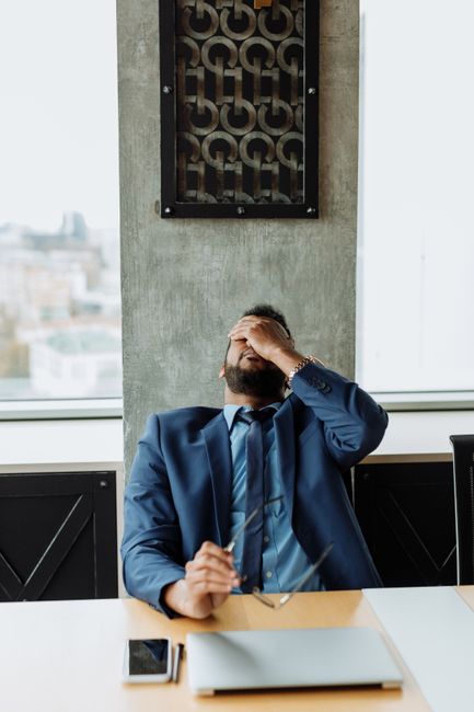 Bí quyết vượt qua áp lực đồng trang lứa peer pressure và tìm lại cân bằng cho người trẻ