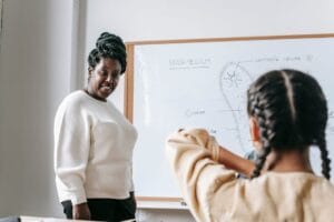 Bí quyết chọn Gia sư sinh học hệ Cambridge uy tín để bứt phá điểm số - Viettutor Tin Giáo Dục
