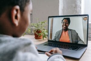 Top trung tâm gia sư online uy tín: Kinh nghiệm chọn giáo viên và bảng giá chi tiết - Viettutor Tin Giáo Dục