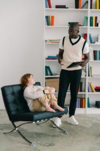 Bác sĩ tâm lý trị liệu cho trẻ rối loạn lo âu Hoàng Mai: Giải pháp toàn diện cho con - Viettutor Tin Giáo Dục